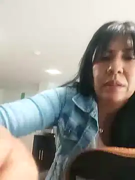 aisha latina online show from 7, 10, 2025