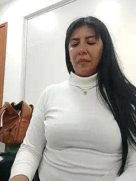 aisha latina online show from 23, 9, 2025