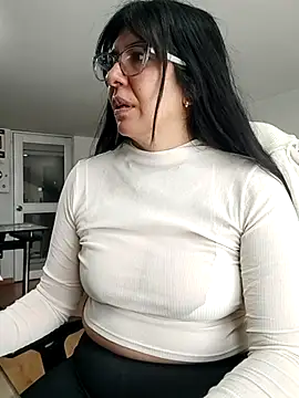 aisha latina online show from 31, 3, 2026