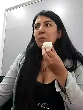 aisha latina online show from 21, 2, 2025