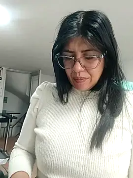 aisha latina online show from 16, 4, 2026