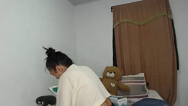 Snapshot of kathy_luisa chatting on 4, 5, 2026 kathy luisa online show from 4, 5, 2026