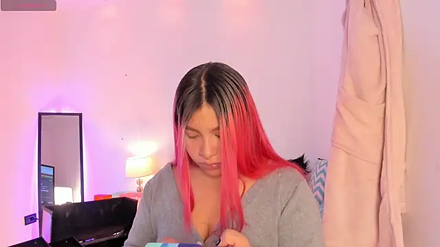 SophieRossi online show from 8, 11, 2025