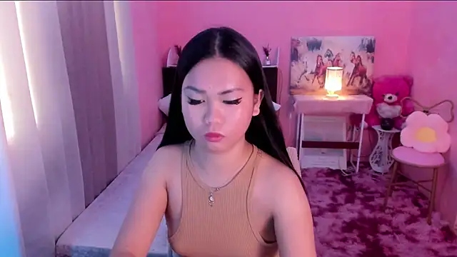 Snapshot of Vivorey_Leighn chatting on 4, 12, 2024 Vivorey Leighn online show from 4, 12, 2024