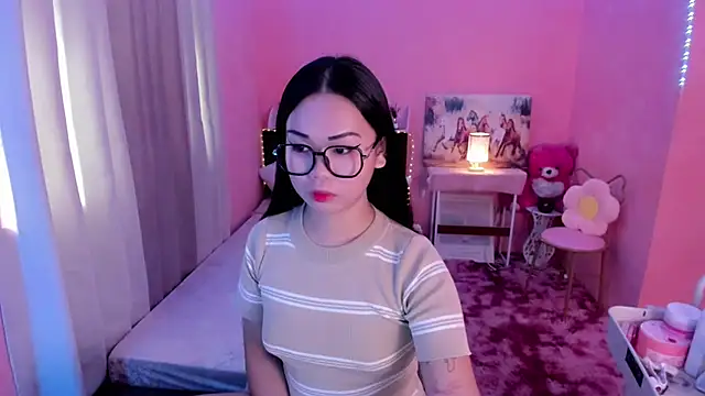 Snapshot of Vivorey_Leighn chatting on 14, 12, 2024 Vivorey Leighn online show from 14, 12, 2024