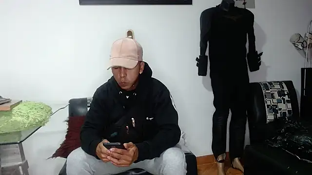 Snapshot of Black_hot266 chatting on 18, 11, 2025 Black hot266 online show from 18, 11, 2025