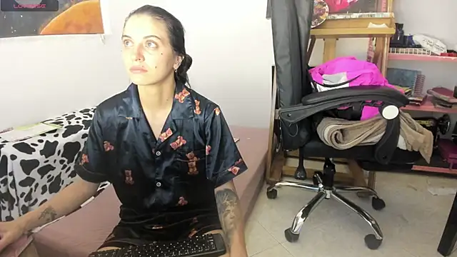 mariecam420 online show from 12, 4, 2026