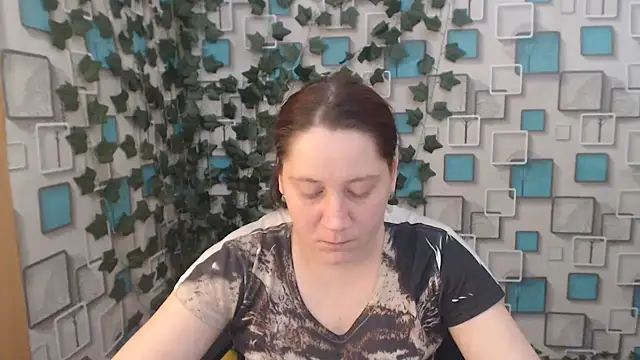 JosieJun  online show from 11, 3, 2025