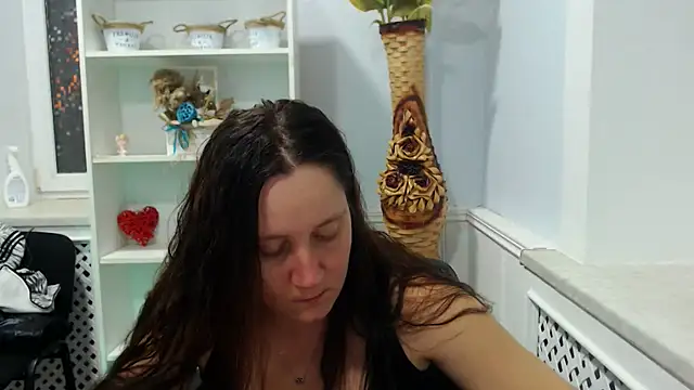 JosieJun  online show from 13, 10, 2025