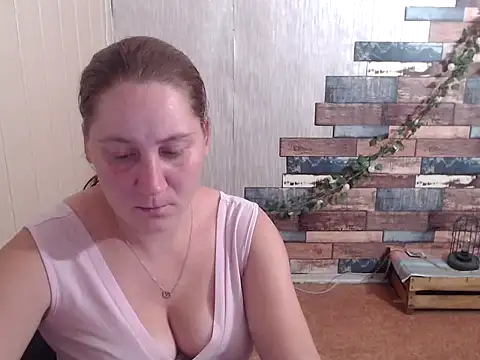 JosieJun  online show from 9, 9, 2025