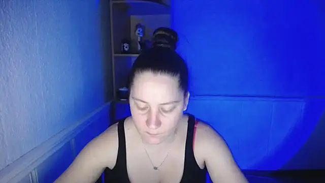 JosieJun  online show from 28, 10, 2025