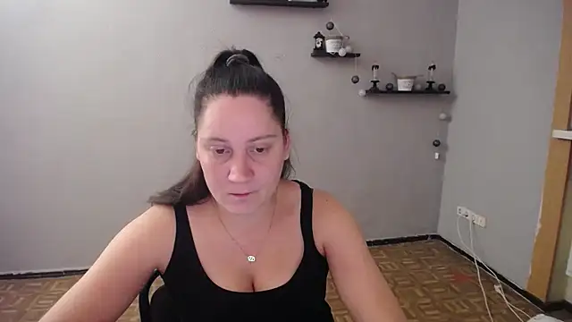 JosieJun  online show from 5, 10, 2025