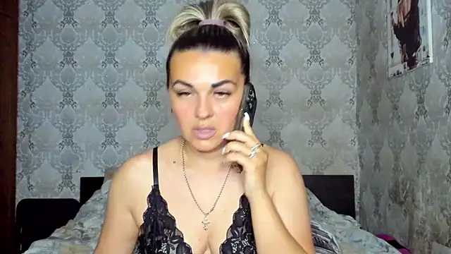 NicoletMoore online show from 12, 6, 2026