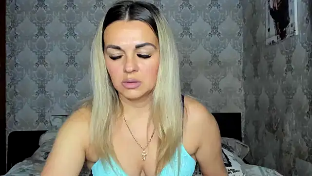 NicoletMoore online show from 2, 4, 2026