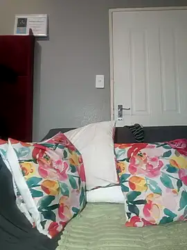 Snapshot of HoneyDropsX chatting on 13, 11, 2025 HoneyDropsX online show from 13, 11, 2025