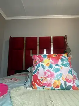 Snapshot of HoneyDropsX chatting on 12, 10, 2025 HoneyDropsX online show from 12, 10, 2025