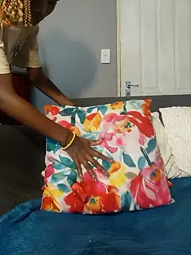 HoneyDropsX online show from 15, 4, 2026