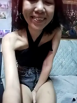 Snapshot of Little_suzy5 chatting on 13, 7, 2026 Little suzy5 online show from 13, 7, 2026