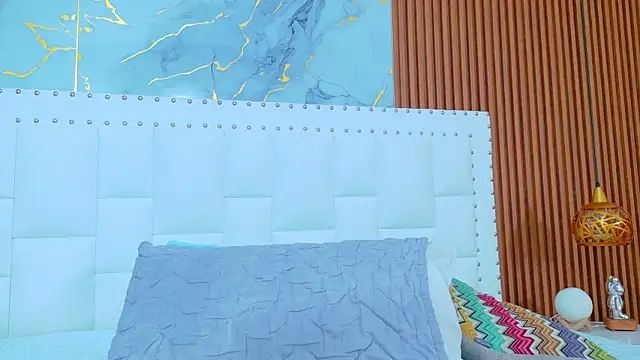 IrresistibleMilf online show from 23, 11, 2025