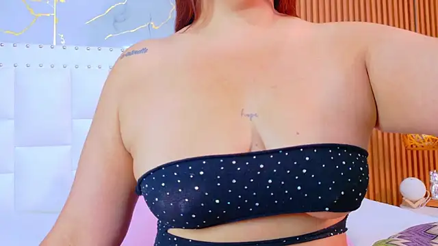 Snapshot of IrresistibleMilf chatting on 14, 12, 2025 IrresistibleMilf online show from 14, 12, 2025