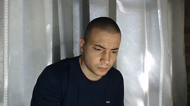 Armando 2002 online show from 17, 11, 2025