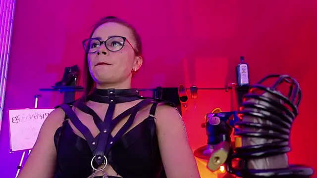 Snapshot of MistressSlut1 chatting on 30, 6, 2026 MistressSlut1 online show from 30, 6, 2026