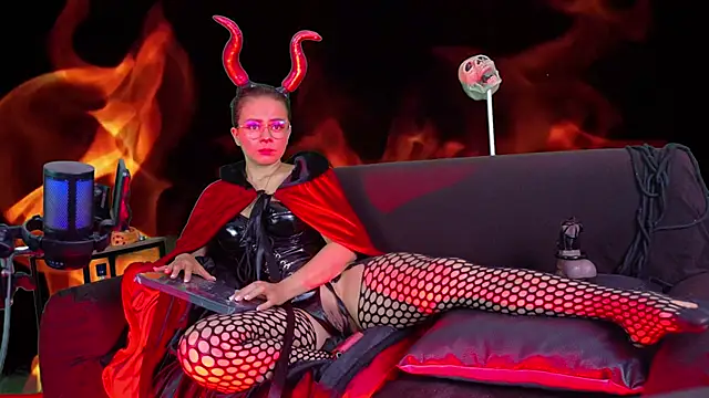 Snapshot of MistressSlut1 chatting on 7, 3, 2026 MistressSlut1 online show from 7, 3, 2026