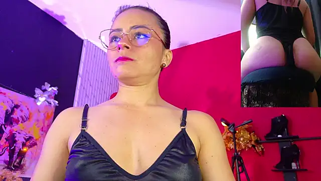 MistressSlut1 online show from 18, 12, 2025