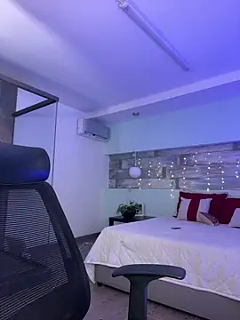 Snapshot of RouseColins chatting on 8, 3, 2025 RouseColins online show from 8, 3, 2025