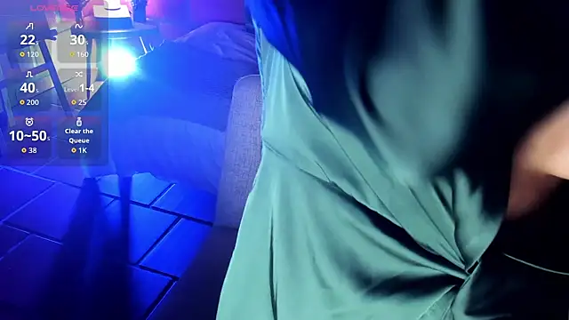 Snapshot of RouseColins chatting on 4, 12, 2025 RouseColins online show from 4, 12, 2025