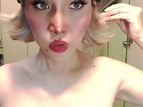 Ezradeliciosa online show from 3, 5, 2026