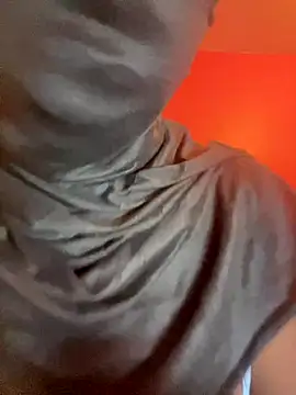 Snapshot of Bella_Binta chatting on 23, 10, 2025 Bella Binta online show from 23, 10, 2025