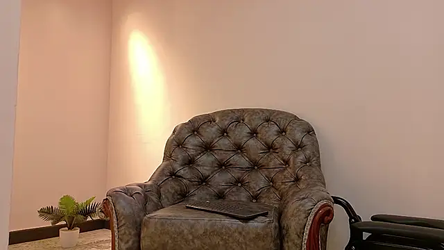 Snapshot of niky_smit chatting on 8, 3, 2025 niky smit online show from 8, 3, 2025