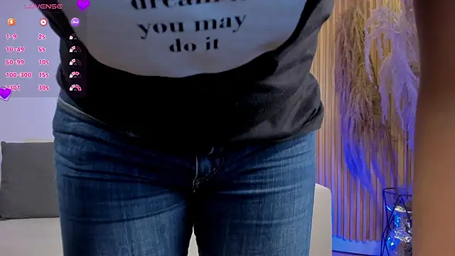 miataylorr1 online show from 27, 2, 2025