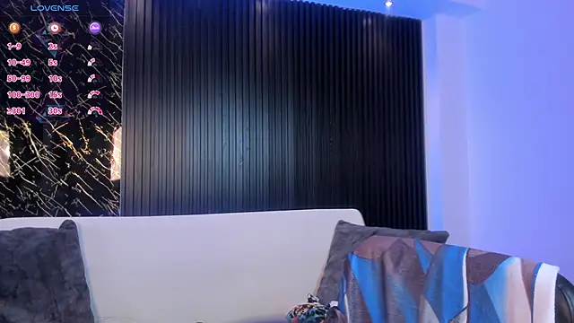 miataylorr1 online show from 4, 3, 2025