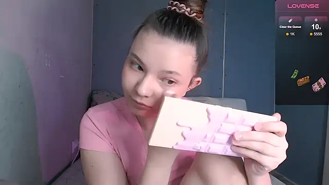 Snapshot of bbycolada chatting on 4, 3, 2025 bbycolada online show from 4, 3, 2025