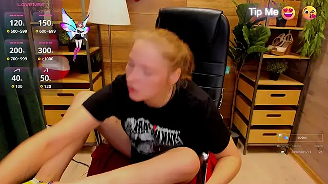  fiona Love online show from 28, 9, 2025