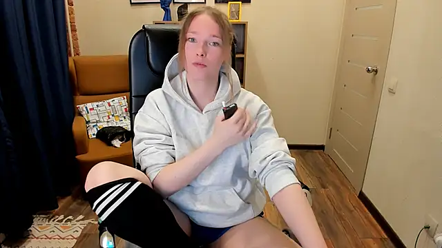  fiona Love online show from 12, 4, 2026