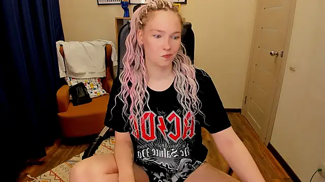  fiona Love online show from 16, 3, 2026