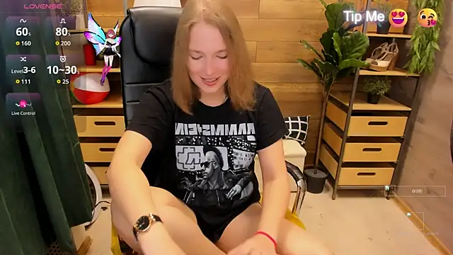  fiona Love online show from 29, 9, 2025