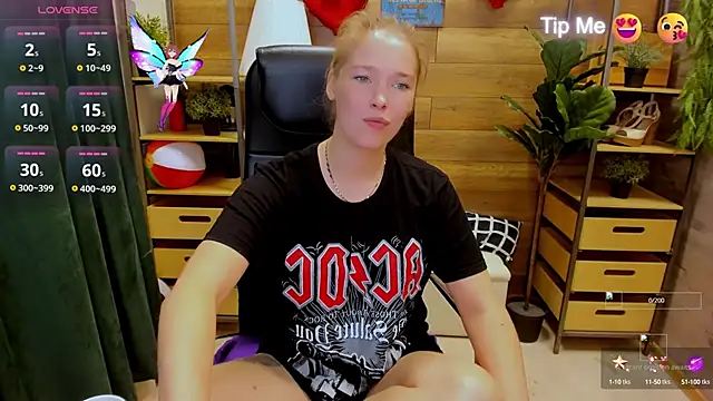  fiona Love online show from 3, 10, 2025