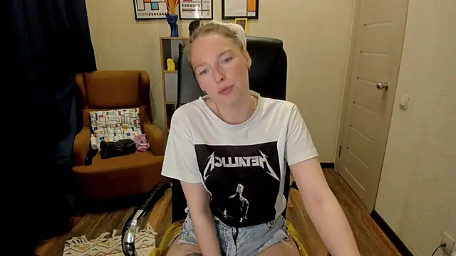  fiona Love online show from 13, 5, 2026