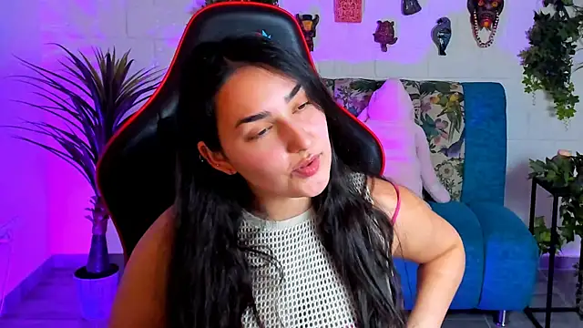 Snapshot of CeceliaJohnson chatting on 6, 3, 2025 CeceliaJohnson online show from 6, 3, 2025