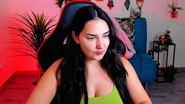 Snapshot of CeceliaJohnson chatting on 3, 10, 2025 CeceliaJohnson online show from 3, 10, 2025