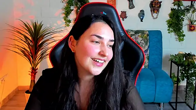 Snapshot of CeceliaJohnson chatting on 4, 3, 2025 CeceliaJohnson online show from 4, 3, 2025