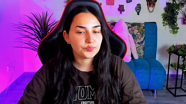 Snapshot of CeceliaJohnson chatting on 18, 3, 2025 CeceliaJohnson online show from 18, 3, 2025