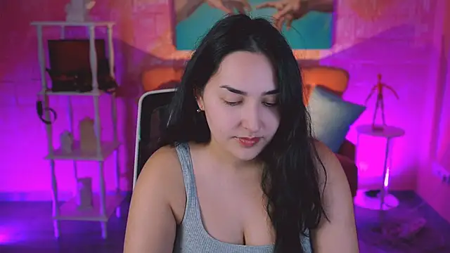 Snapshot of CeceliaJohnson chatting on 19, 11, 2025 CeceliaJohnson online show from 19, 11, 2025