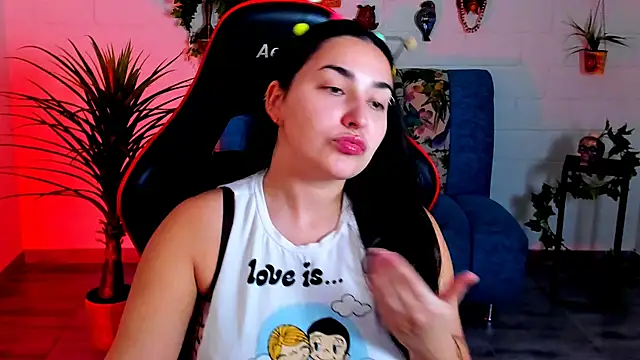 Snapshot of CeceliaJohnson chatting on 15, 10, 2025 CeceliaJohnson online show from 15, 10, 2025