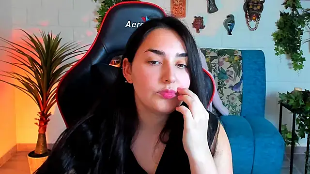 Snapshot of CeceliaJohnson chatting on 27, 2, 2025 CeceliaJohnson online show from 27, 2, 2025