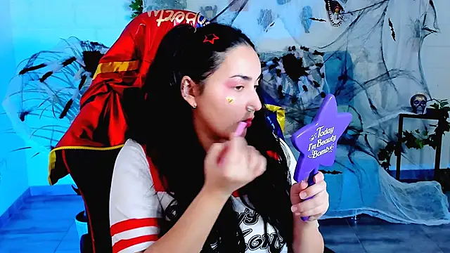 Snapshot of CeceliaJohnson chatting on 31, 10, 2025 CeceliaJohnson online show from 31, 10, 2025